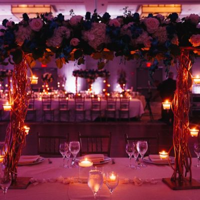 beautiful-pink-decorated-wedding-serving-with-centerpiece-lightening-candles-1024x683 (1)